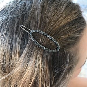 Glamorous Oval Rhinestone Hair Clip